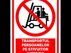 Semn pentru transportul persoanelor pe stivuitor interzis